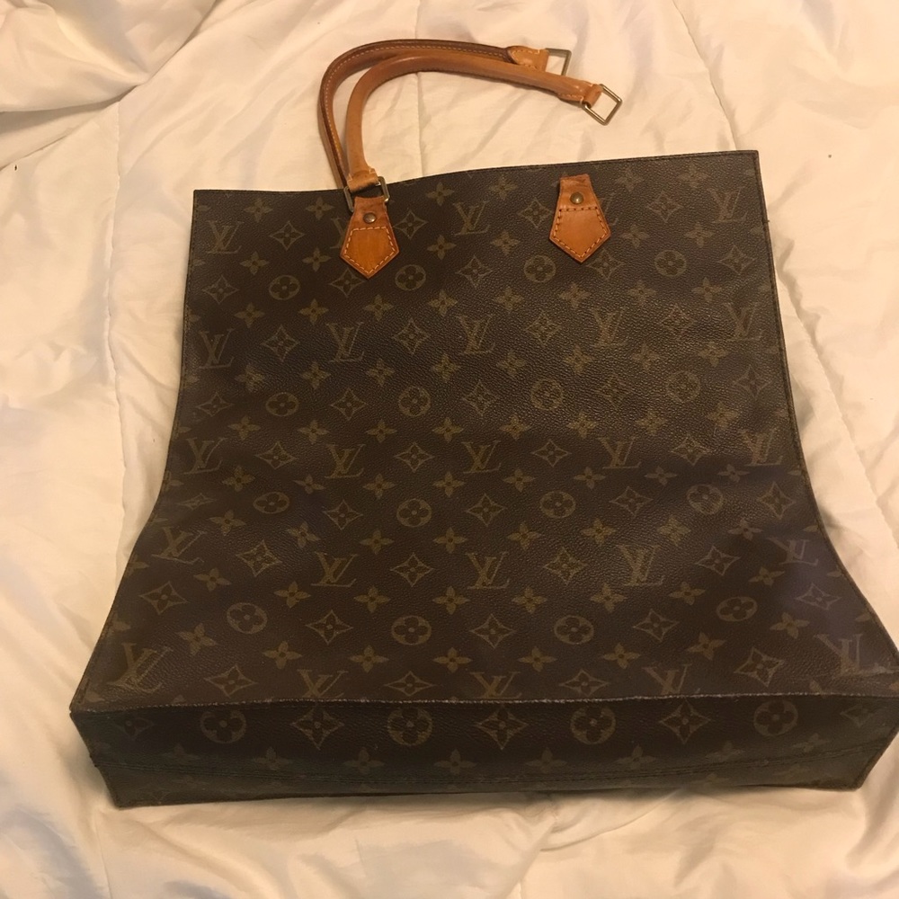 Authentic Vuitton sac plat (damaged)